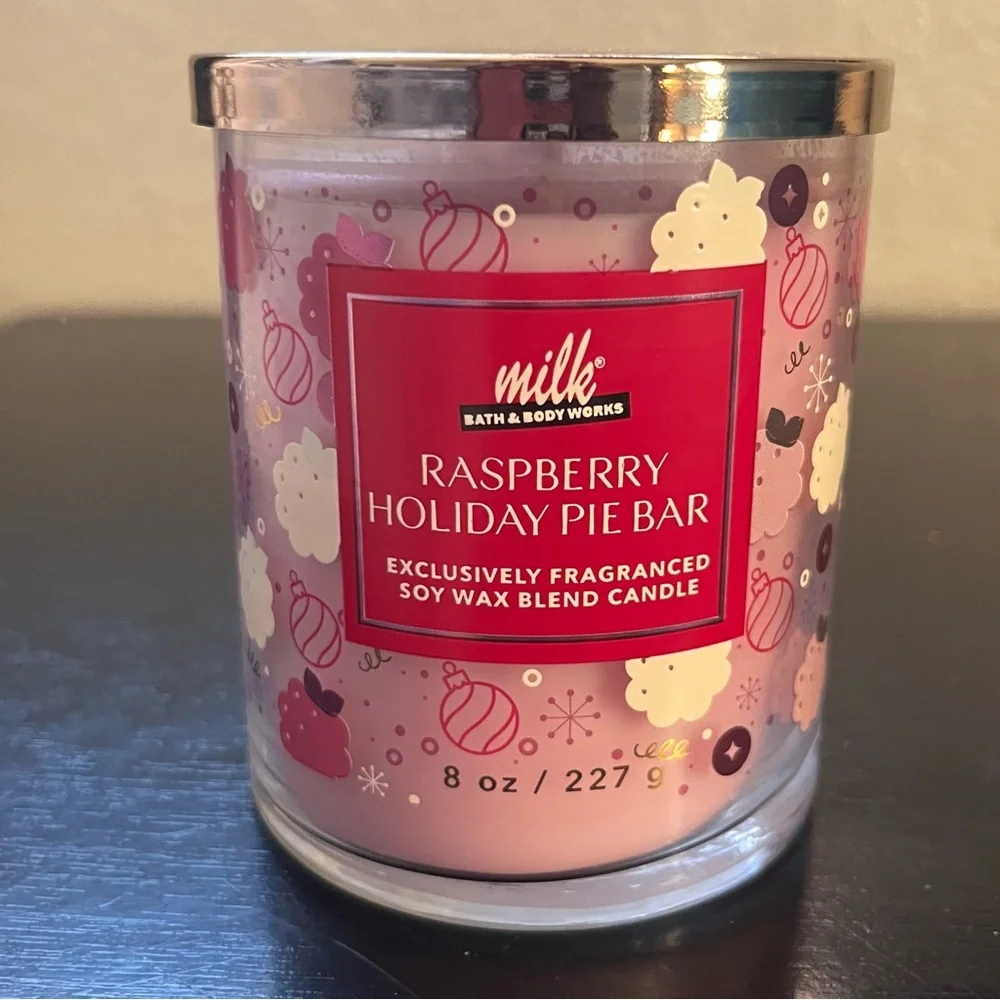 Bath & Body Works Raspberry Holiday Pie Bar Single Wick Candle - Picture 1 of 5